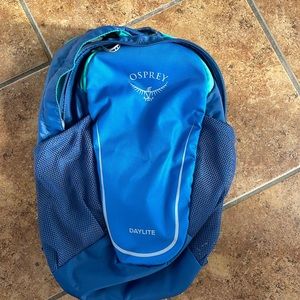 Kids Osprey Daylite hiking backpack - like new
